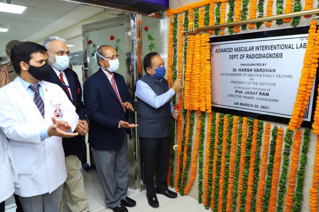 DrJagatpgi's tweet photo. Extremely grateful to Hon’ble Health Minister Dr. Harsh Vardhan for visiting PGIMER &amp; inaugurating AdvVascular Interv Lab, National Resource Centre for OHS, Advanced PET-CT, Refractive Surgery Suite &amp; 384 Slice Dual Source CT Scan. @drharshvardhan @vpsbadnore @SurbhikhuranaSk https://t.co/lOtGWLXcpF
