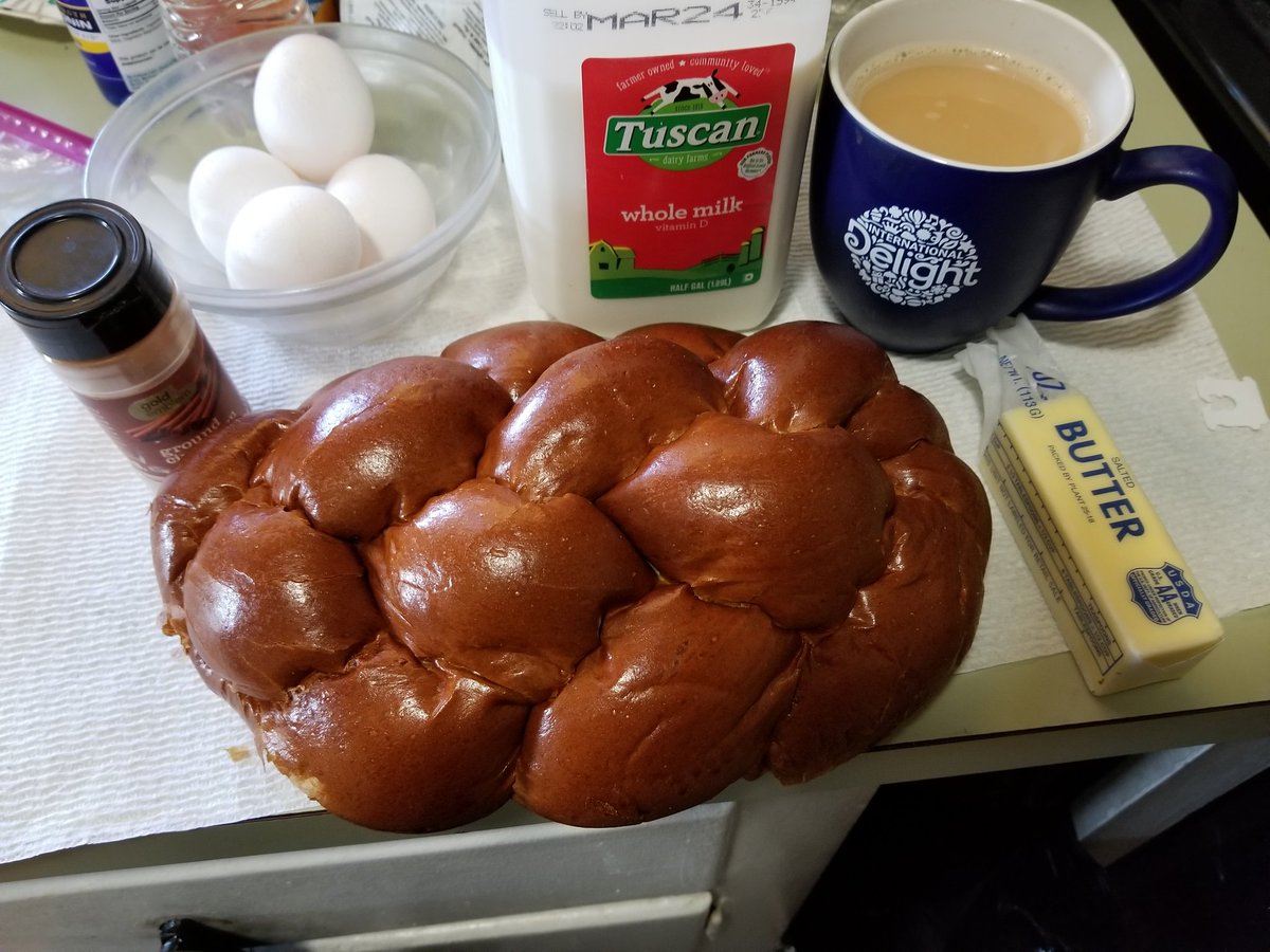 JohnLukeNYC's tweet image. #BreakfastTime #Prepping #ChallahBread #FrenchToast #Yummy &amp;amp; #Coffee With My Favorite @indelight #Hazelnut Creamer #Yummy From @StopandShop This Morning😇✌🤗😁