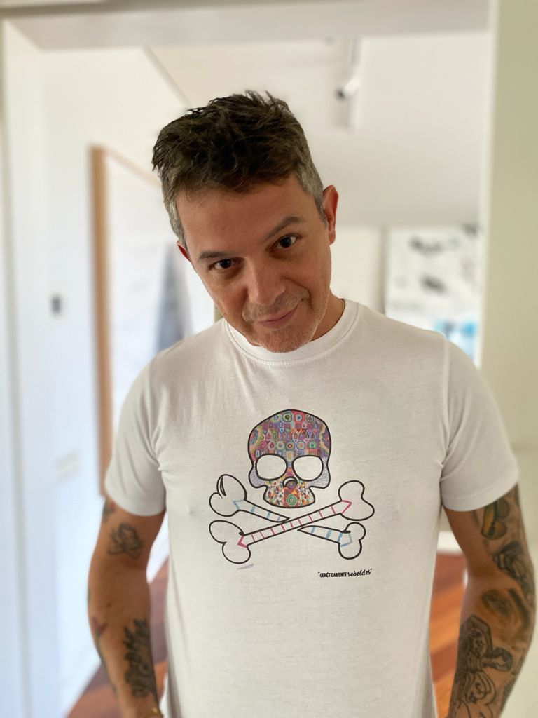 Me gusta pintar el día de buen rollo y rebeldía 👊🏼♥️
#DíaMundialDelSíndromeDeDown <a href="/ASINDOWN/">ASINDOWN</a> y #Scalpers 
lanzan la camiseta #GenéticamenteRebeldes, diseñada por chicos de la fundación.
Yo la tengo ya. ¿Y tú?  
<a href="/AlejandroSanz/">Alejandro Sanz</a> 
<a href="/LFdCesmas/">LaFuerzadelCorazón</a> 
 ¡Míralas! 👕👚👉🏼 bit.ly/3lz8Ns8