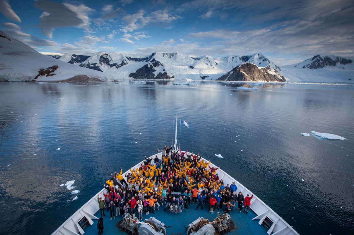 equiterre's tweet photo. #RootedForTomorrow| The #2041ClimateForce expedition aims to educate participants on climate change issues and help them bring solutions to their communities. Help Beatrice, the only Quebecer selected, to be part of it! 🌎💚🌎 https://t.co/X2TLNicYLV https://t.co/4M3oI6QUdp
