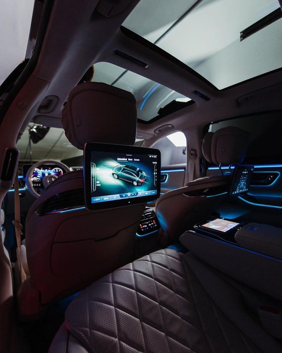Mercedes Porn tweet media