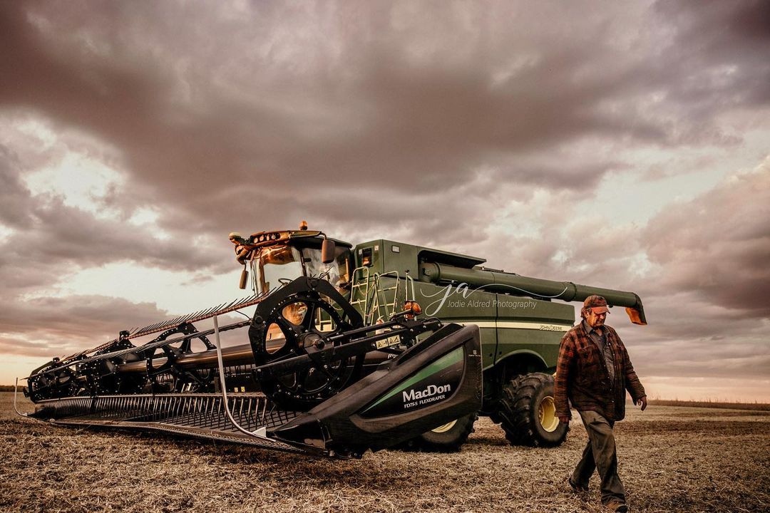 Life's just better on the farm! Retweet if you agree! #MacDonCutsIt