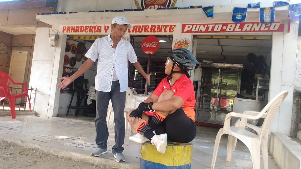 yolandawongb's tweet photo. Hoy fui hasta San Estainslao,  encontré a Alfredo Alfaro, me contó que tiene una panadería hace 40 años, desde hace 3, triplicó sus ventas por la llegada de ciclistas

Pide a @vablelscaff que  haga mantenimiento a la malla vial para que lleguen más ciclistas y turistas https://t.co/X8IwYNhfcm