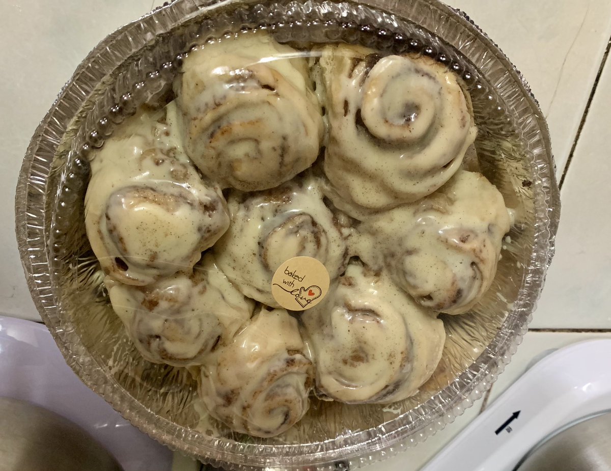 iamMsKhay's tweet photo. This is hard work π π€¦π½ββοΈπ€ͺ
#QuarantineLife #quarantinediaries #bakingislife https://t.co/uK93S1pski