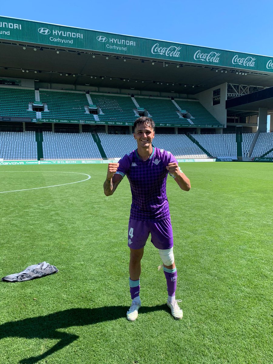 luis_martinez5's tweet photo. Dos ascensos en 9 meses! Sois muy grandes familia! Una locura lo que hemos conseguido 💚💚💚💚
@RBetisCantera https://t.co/y6RNd1lnB8
