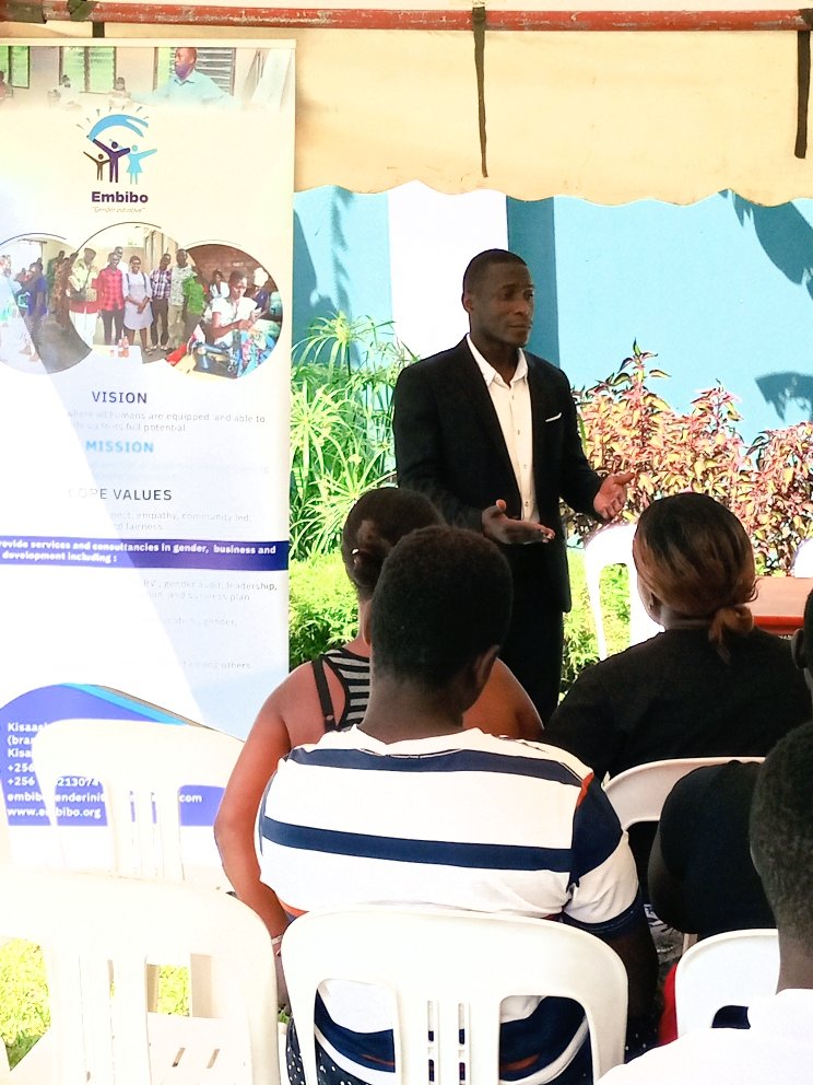 JoshuaAllans1's tweet photo. Had a great time today speaking about ways to end Sexual Harrassment @MenEngage @Embiboinitiativ @namatatendo1 @Bukslewde @KuraishKuraishm https://t.co/ZyTnATo8pu