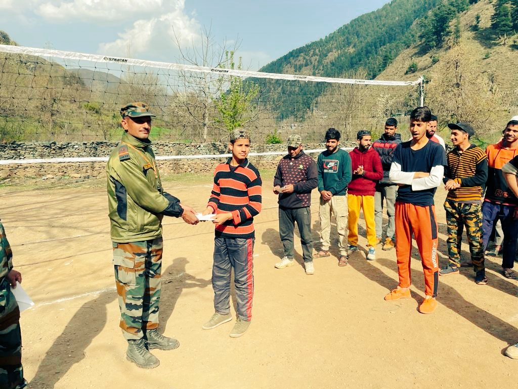 pspathania2333's tweet photo. #VolleyballCompetition #IndianArmy
#Gingle #Uri https://t.co/8R0anxWpil