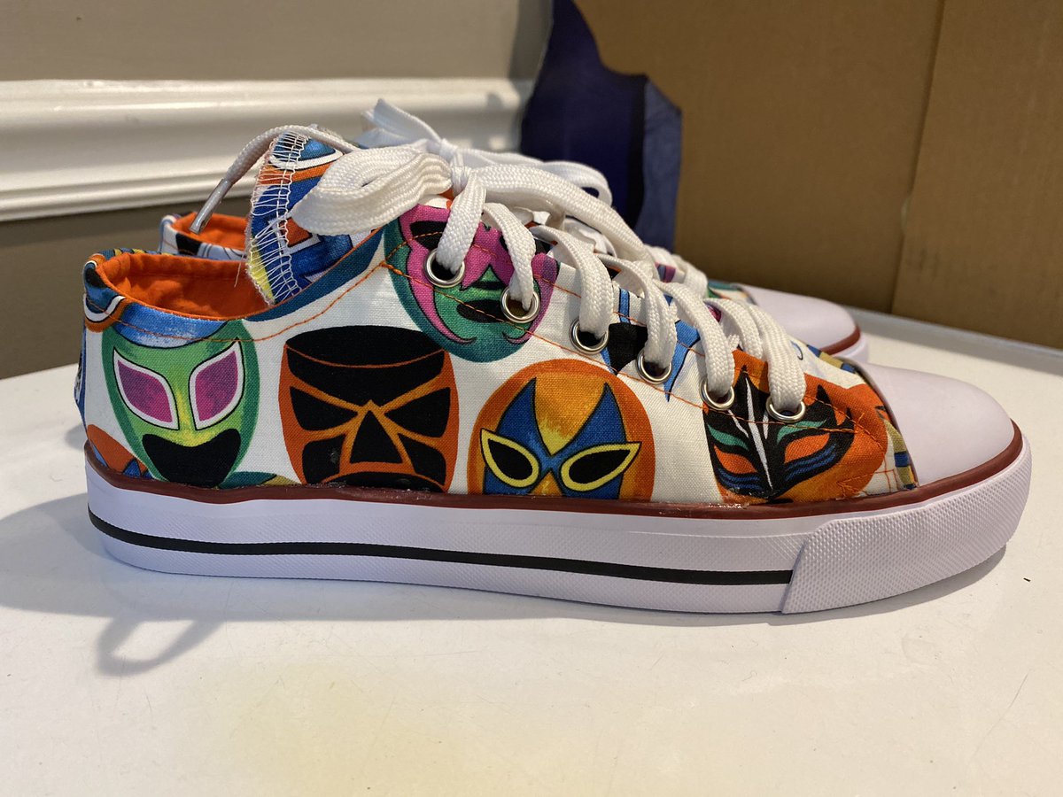 kelthecelt's tweet photo. Good news. I also have some left over Lucha fabric if anyone still wanted a pair of shoes or a bag! Your choice! DM for details on the shoes! https://t.co/PtExmOmXHM