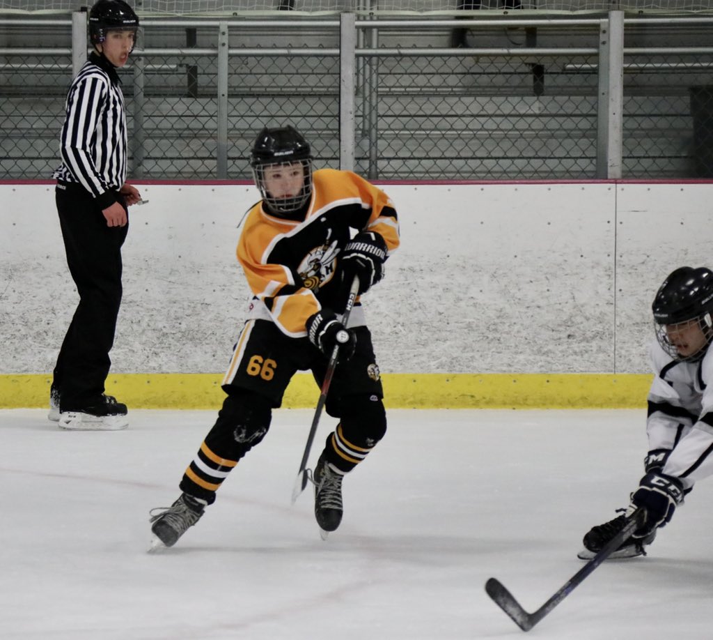 Himes412's tweet photo. FINAL SCORE from #CenterIceArena 

#Hornets 1
#Badgers 8

Shots: MLH-10  AVA-31
#SundayFunday #MtLebanon #AlleghenyValley #PAHL #Bantam #HockeyTwitter https://t.co/t9W7E48fRZ