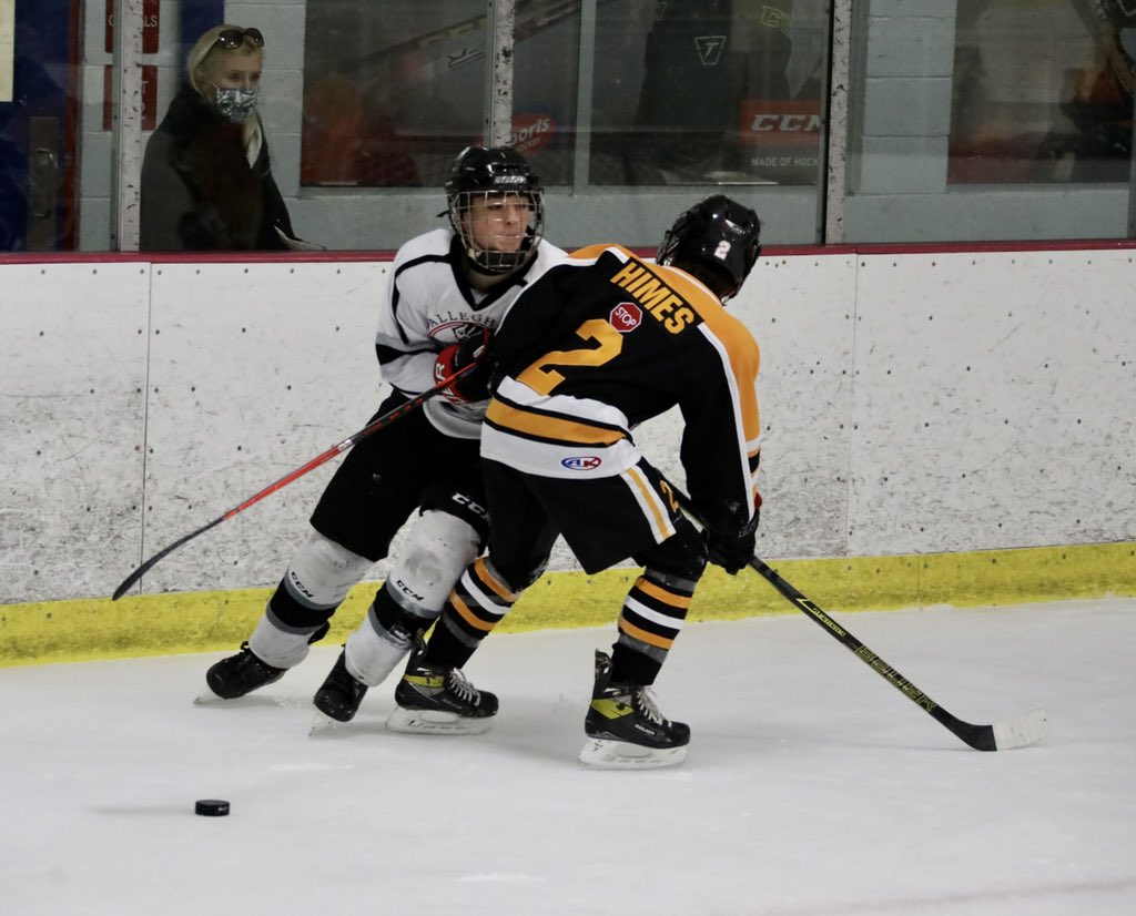 Himes412's tweet photo. FINAL SCORE from #CenterIceArena 

#Hornets 1
#Badgers 8

Shots: MLH-10  AVA-31
#SundayFunday #MtLebanon #AlleghenyValley #PAHL #Bantam #HockeyTwitter https://t.co/t9W7E48fRZ