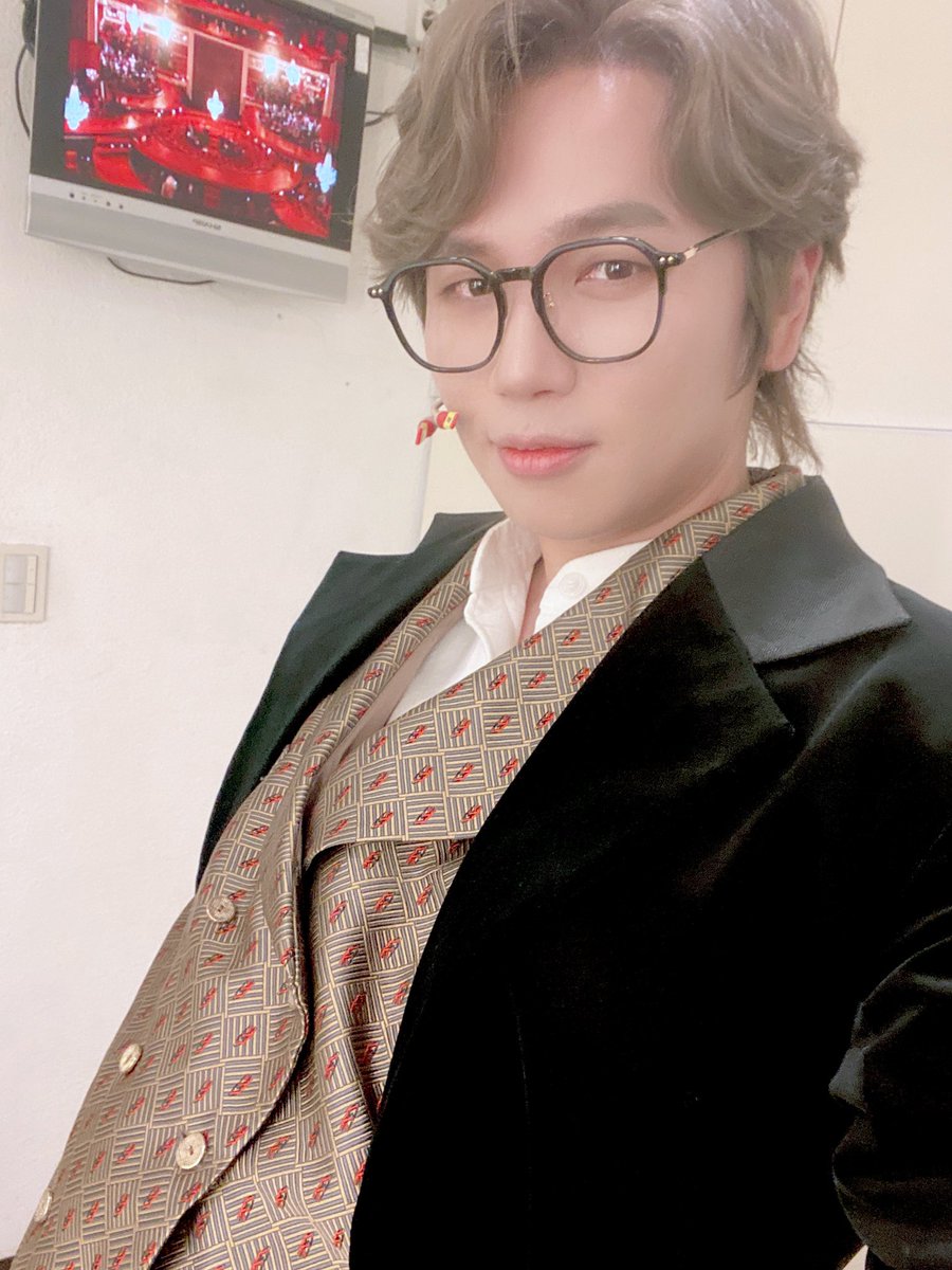 kwill_twt's tweet photo. [#Kwill]
#그레이트코멧 막이 올랐습니다🥳
#피에르 로 변신한 #케이윌 에게
#형나잇 여러분의
많은 응원 부탁드립니다🥰❤ https://t.co/Cs0950GAOf