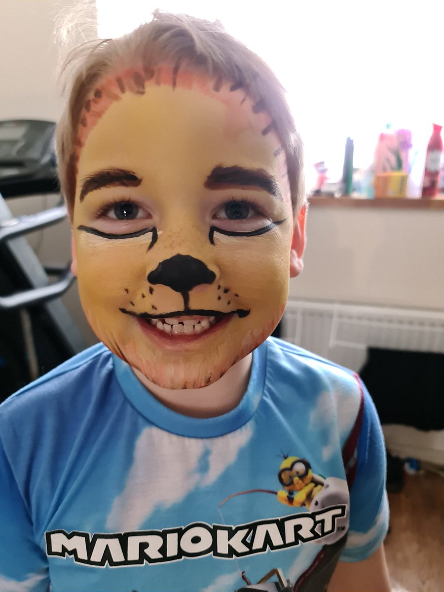 chattyloopy's tweet photo. 92.3 miles !!! We are planning to finish next Saturday in the town park :-) 
Lion boy @yourharlow
 @ParadiseWLPark  @Purford_Green  @PassmoresAc  @ian_beckett https://t.co/IuwLKK2jkH