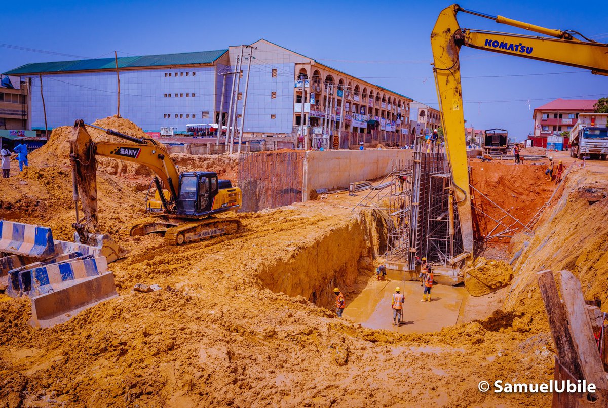 SamuelUbile's tweet photo. #KadunaUpdates : Update on Lenventis Underpass by @CCECCKADUNA
Status: excavation and placing of form work for the last part of the retaining wall for the underpass.
📸 : @SamuelUbile
#KadunaUrbanRenewal #Infrastructure #TeamElrufai #CCECC
Date 21-Mar-2021 https://t.co/VOGIxX2nQN