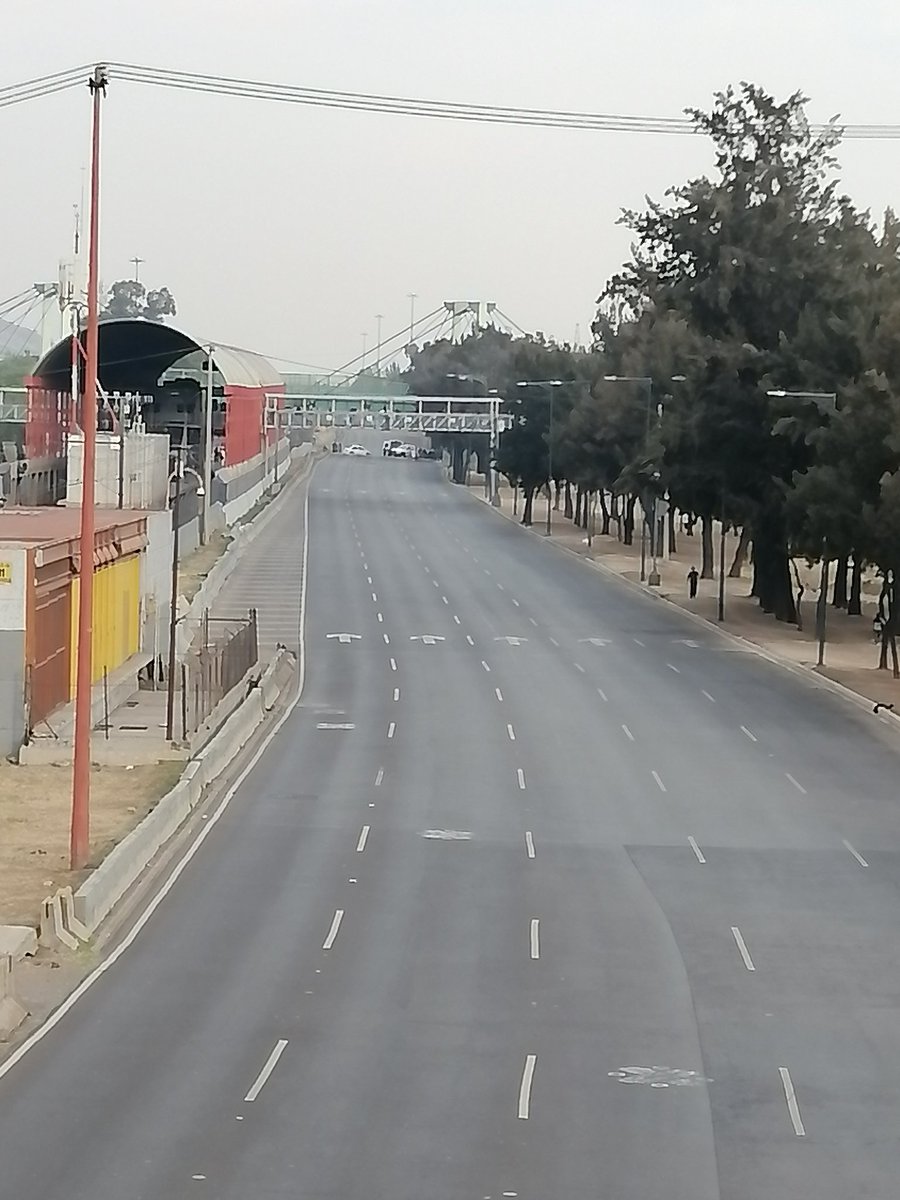 ELARNOL's tweet photo. @GN_Carreteras #FelizDomingo ya  liberaron el paso vehicular en la Ignacio Zaragoza estaba cerrado, y en la carretera México Puebla estaba prácticamente detenido el tráfico. https://t.co/UpefqJWHsz