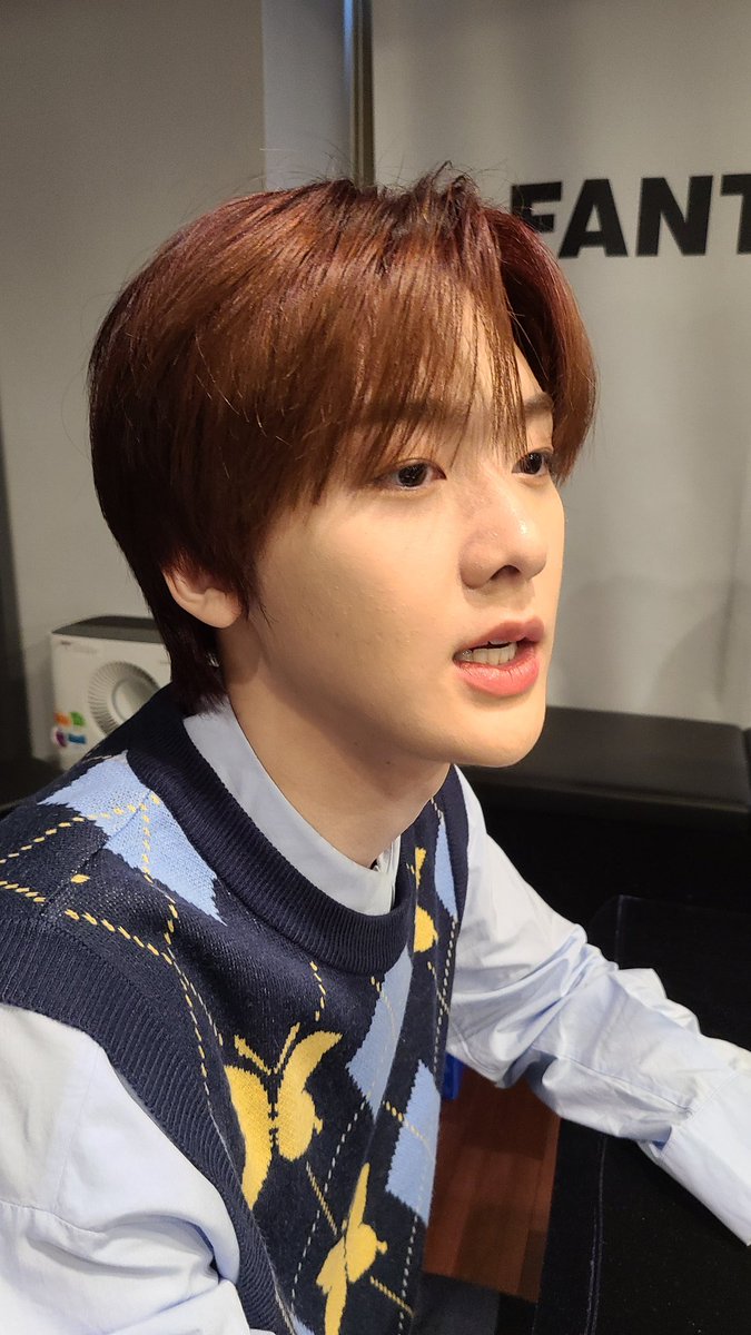 _llovee's tweet photo. 진심 잘생겼다 산하야.. https://t.co/40wXyAASWj