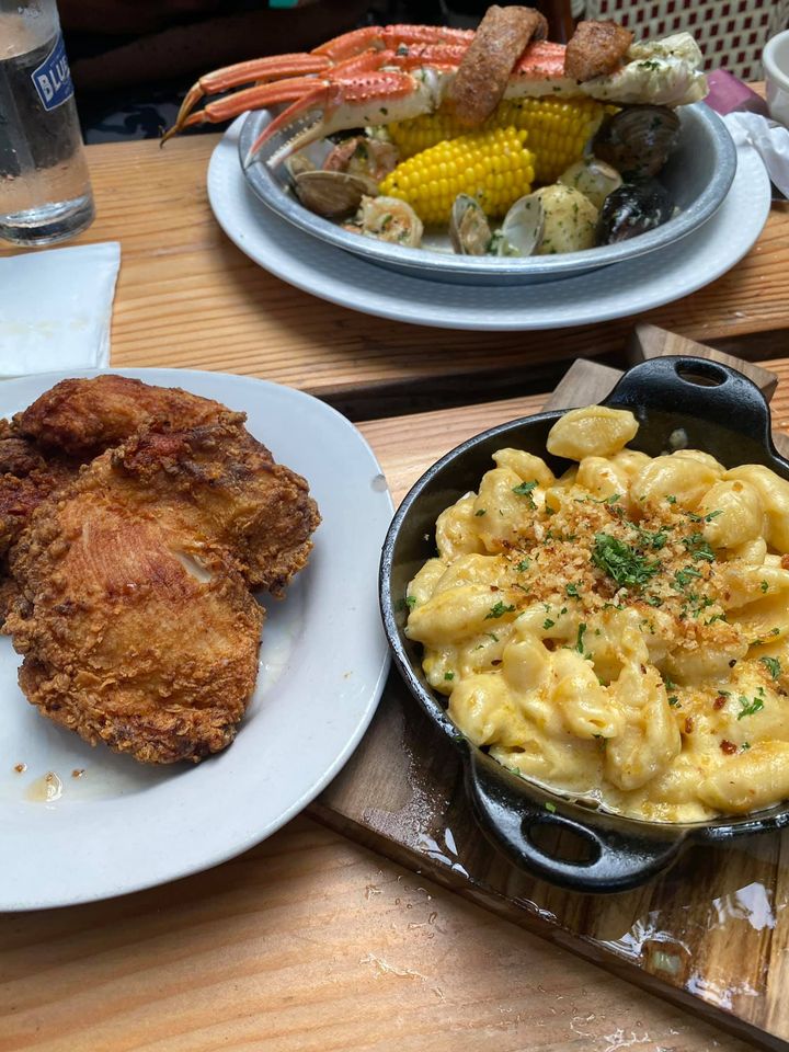 This is our Sunday Kind of Love. 😋 We serve Rustik Boozy Brunch from 11 am to 6 pm featuring Bloody's, Bellinis and Mimosas and Unlimited Dinner Drinks are available at dinner. Stop in for a soulful Sunday at Rustik Tavern! 

Reservations required  👉🏾 bit.ly/3e25ojL