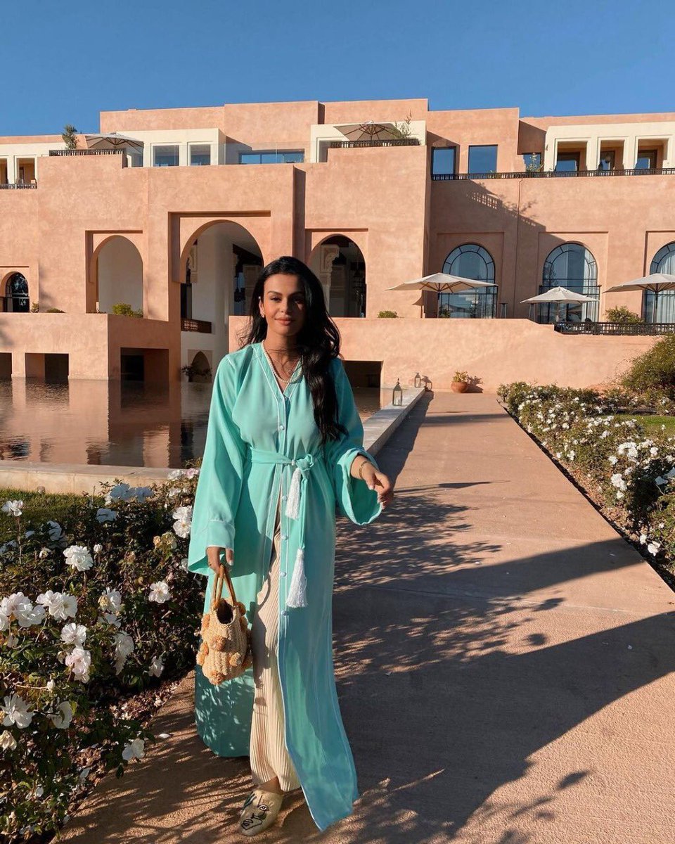 Une balade au milieu des vergers méditerranéens, entre les orangers parfumés 🍊 et les oliviers centenaires, un charme unique ! 

Découvrez les premiers rayons de soleil et les premières fleurs du printemps 🌻 au sein de nos jardins enchanteurs.
📸 : <a href="/FashionMintea/">FashionMintea</a> 

#Spring #sun