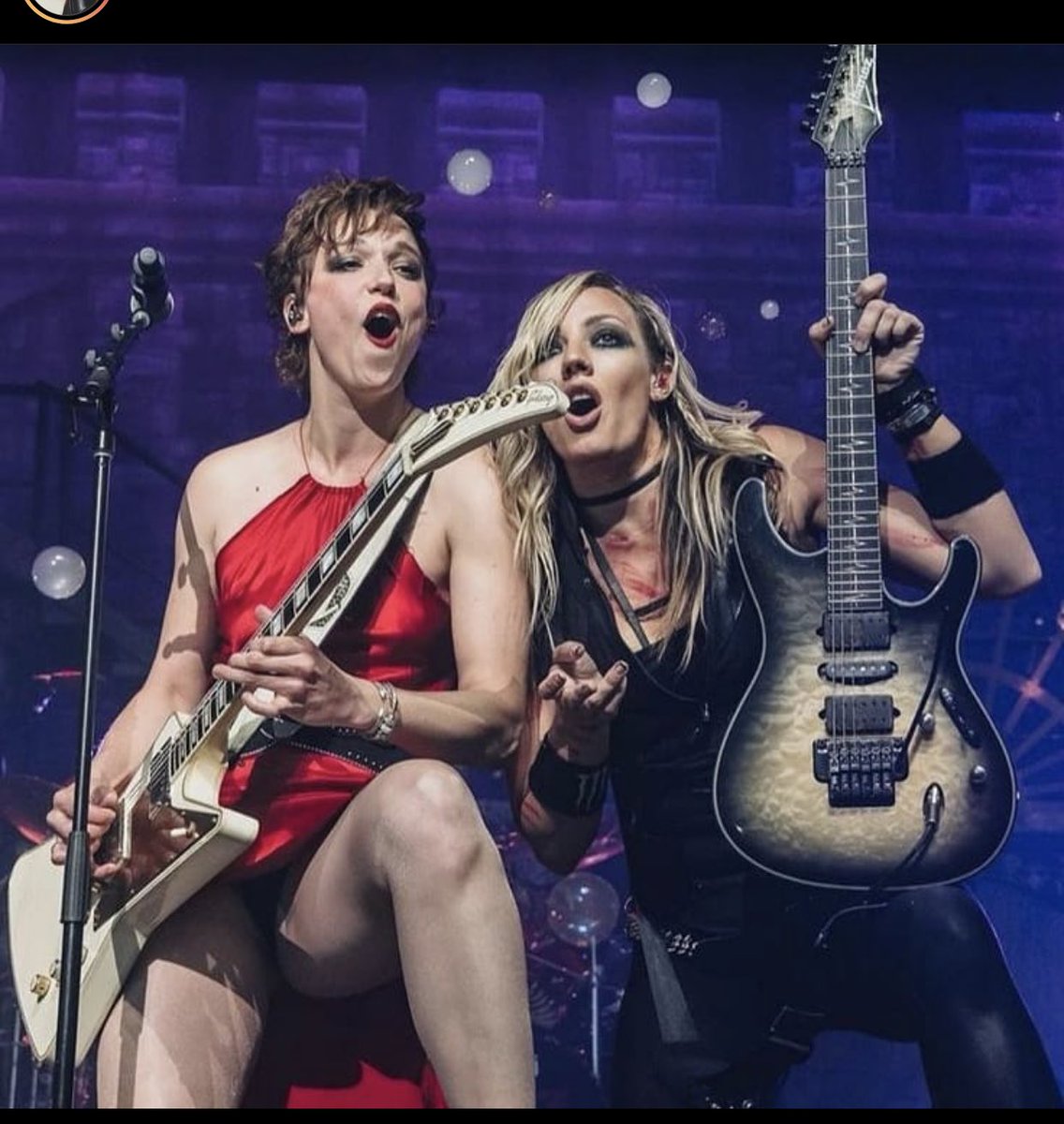 sottilegina2's tweet photo. A tale of two shredders!! ⁦@LZZYHALE⁩ and ⁦@hurricanenita⁩  happy Sunday everyone 😉 https://t.co/V5wA8Z5vY3