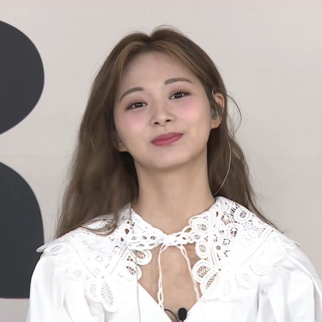 tzustills's tweet photo. the most beautiful woman in the world

#TZUYU #쯔위 https://t.co/CyziFOmzZy
