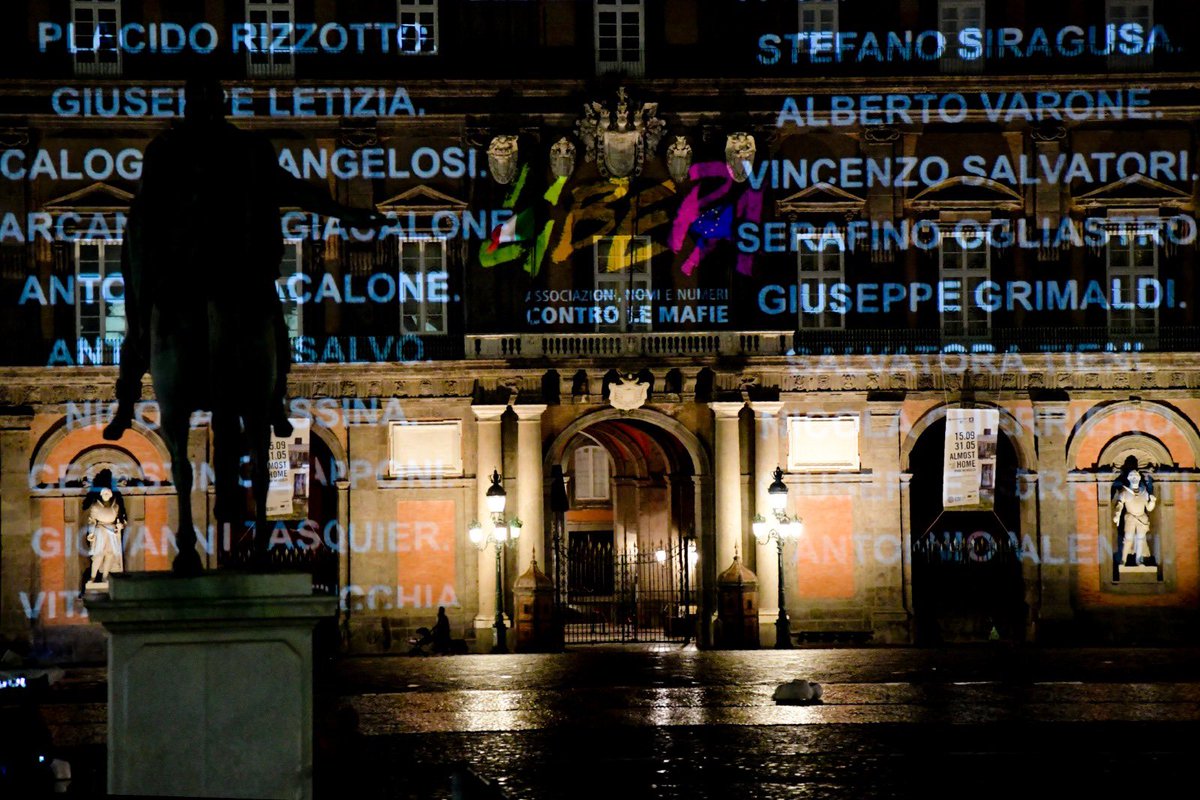 ale_clem's tweet photo. I nomi dei nostri fiori.
Una geografia civile, condivisione della memoria collettiva.
#21Marzo2021 Giornata della Memoria e dell’Impegno in ricordo delle vittime delle mafie
#libera_annclm #FondazionePolis #ComuneNapoli #memoriaeimpegno https://t.co/P9uOkXu6bw