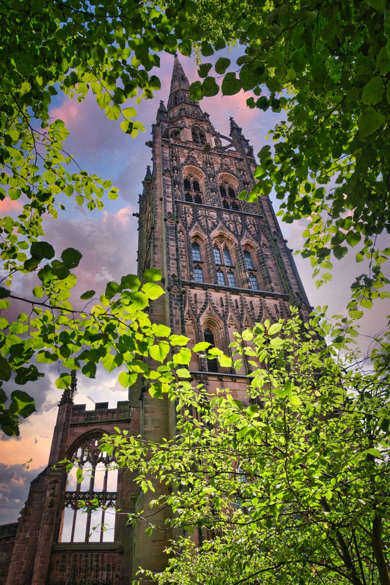 HICoventryM6J2's tweet photo. 𝑾𝒆𝒍𝒄𝒐𝒎𝒆 𝒕𝒐 𝒔𝒑𝒓𝒊𝒏𝒈...🌷 🍃
Did you know the construction of Coventry Cathedral started in 1951? 🤔

#HICoventry #HolidayInn #IHG #Coventry #Cathedral #LocalSights https://t.co/NRa9ky9nbE