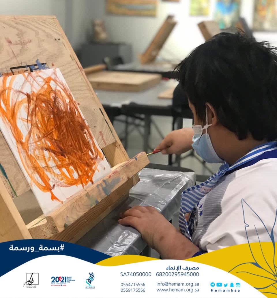 hemamksa's tweet photo. جانب من مشاركة الفنان بندر بالرسم في مبادرة #بسمة_ورسمة 🧑🏻🎨🤍

#جمعية_همم 
#اليوم_العالمي_لمتلازمة_داون https://t.co/Fkc7tCh608