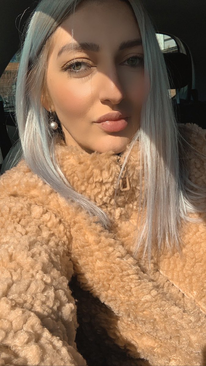 miss_aneleee's tweet photo. What’s new pussycats? 
Linky lonky under 30$ 
👇🏽
#buychainlink https://t.co/VHoXM73APF