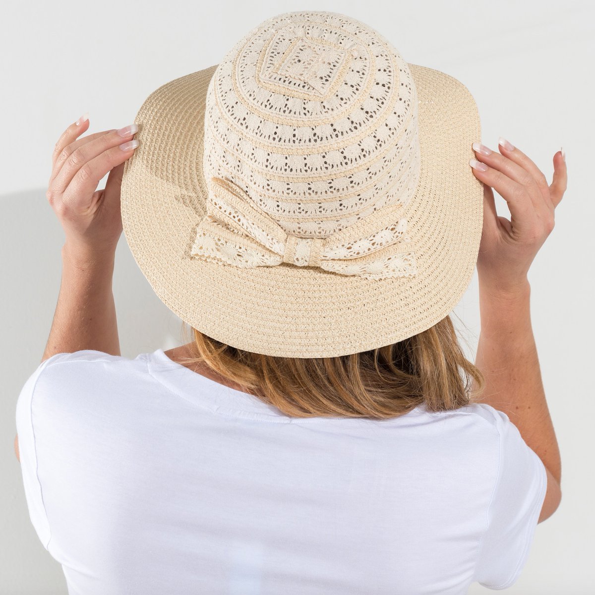 shophowardsinc's tweet image. Hats off to the wonderful weekend had and the week to come! ☀️

Visit the link in our bio to shop all the spring + summer accessories your store is searching for!

#shophowardsinc #hatsoff #springaccessory