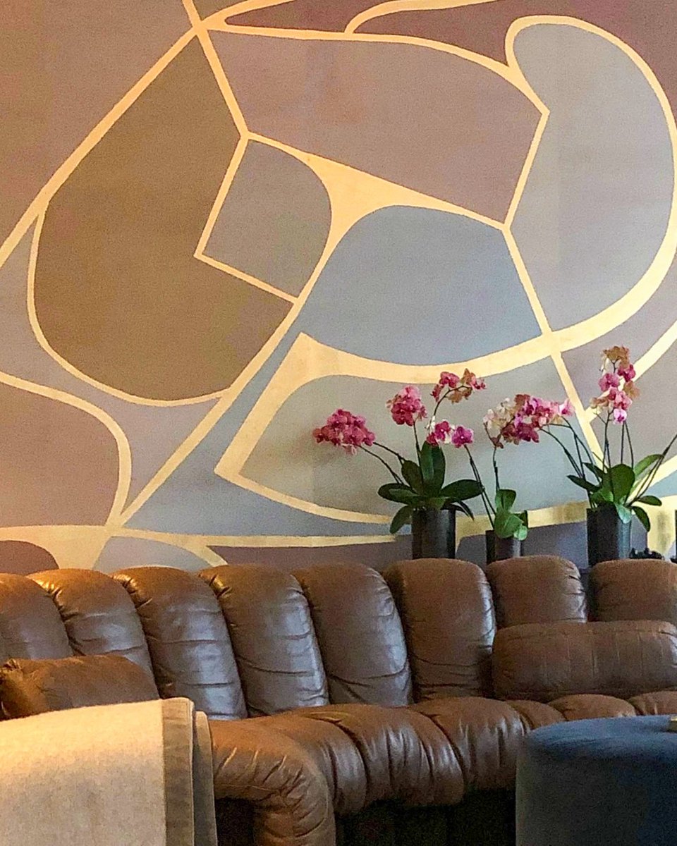 Aqualille's tweet photo. Don’t be a square 😉 #Geo with 22K gold detailing .
.
.
.
.
#handpainted #handmade #wallpaper #interior #interiordesign #interiorinspiration #design #art #modernwallpaper #aqualille #aqualillewallpaper https://t.co/vgAo5rrJJs
