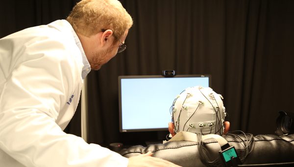 vallhebron's tweet image. Participa en un projecte d&apos;investigació per conèixer millor el teu cervell! Cervell Des de Vall d&apos;Hebron busquem 100 voluntaris sense mal de cap. 

ℹ️ Descobreix tots els requisits i com apuntar-se a vhc.cat/estudi-cefalea