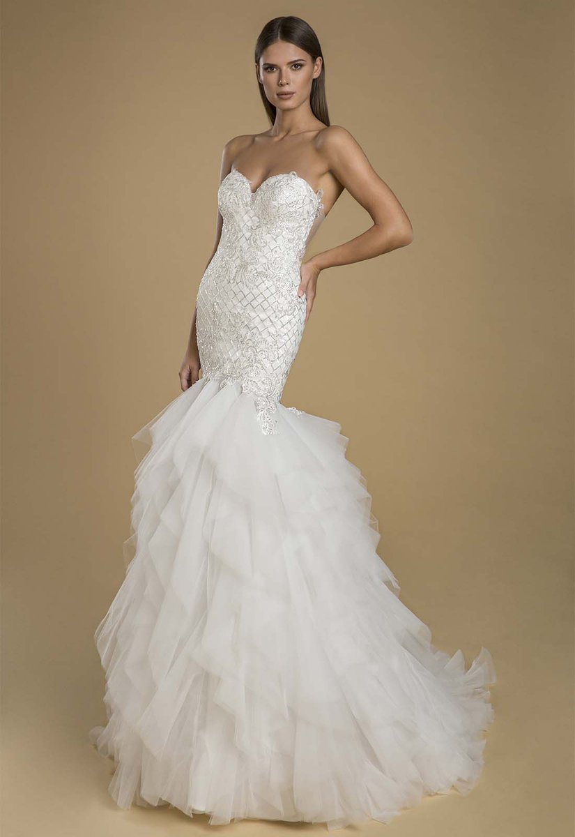 pninatornai's tweet photo. Which 2021 #LOVEbyPninaTornai gown would you say yes to?

Left: #Style14847 
Right: #Style14854 

Collection available @KleinfeldBridal 
Photos: Dvir Kahlon
Makeup: Ortal Elimeleh 
Hair: Benjamin Ruimi https://t.co/JCbclMUGfL