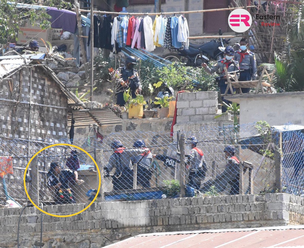 maytoekhine's tweet photo. Raiding into civilian’s house then ganged up to beat and torture without any reason. This happened in #Taunggyi. #WhatsHappeningInMyanmar #Mar21Coup https://t.co/K4K4hu4R79