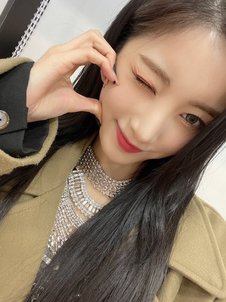 she posted some pics for us🥺🥺 #PURPLE_KISS #퍼플키 #YUKI <a href="/RBW_PURPLEKISS/">퍼플키스 (PURPLE KISS)</a>