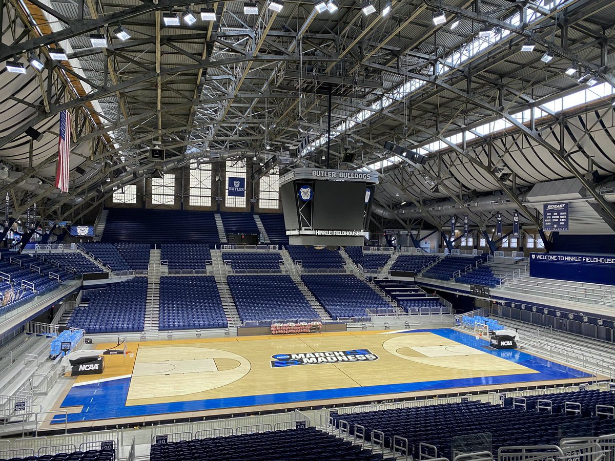 BadgerMBB's tweet photo. 19. Today’s Dance Floor
Hinkle Fieldhouse
#FieldOf32 https://t.co/rCQ0LzUVJt