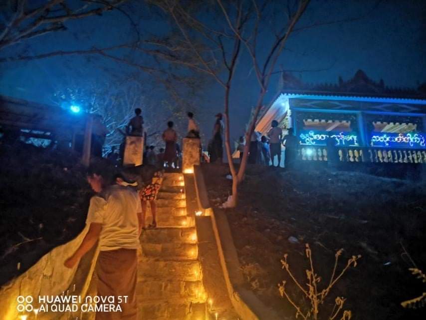 SaveMM99's tweet photo. This Spring Revolution is our End Game so that civillians are protesting against Military Coup even though several crackdowns by Junta. Night Strike in #SeitPhyu city tonight.
FREEDOM OF SPEECH #WhatsHappeningInMyanmar #Mar21Coup https://t.co/KbtAxB8RNh