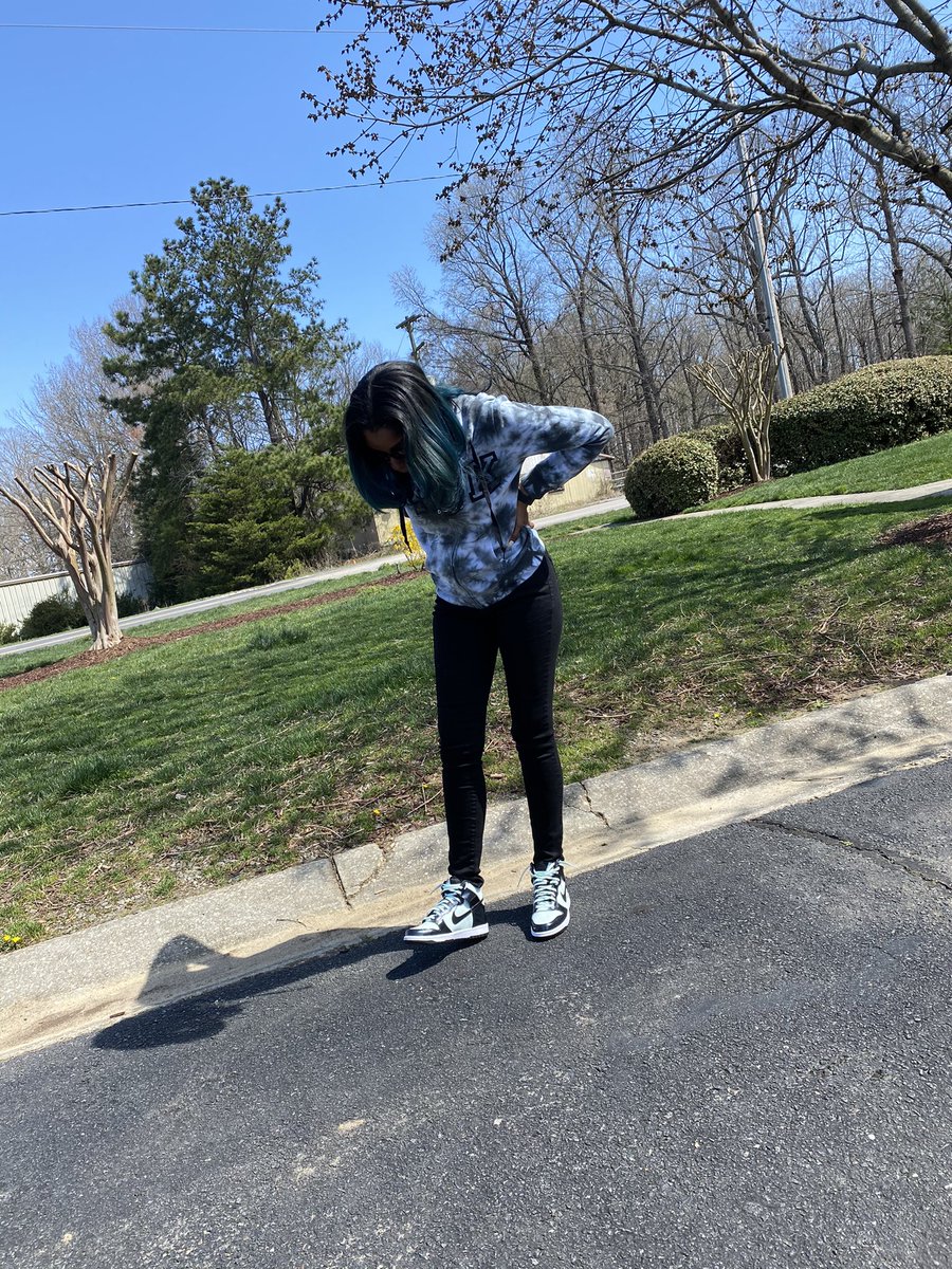 Mizzalmondjoy's tweet photo. Cool ass 😎 #Nike #NikeDunks #NikeAllStarDunks #KeepAFreshPair https://t.co/YU1drXBLuV
