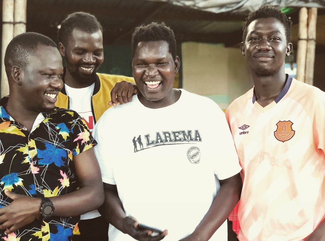 Fenatos's tweet photo. I know my eyes are small ๐
๐
#GOTMeetUp #GuluOnTwitter @kingdeno2
@madibamanutd @tonieazi
https://t.co/ntl8e6CrLw https://t.co/4M5B82YrAl