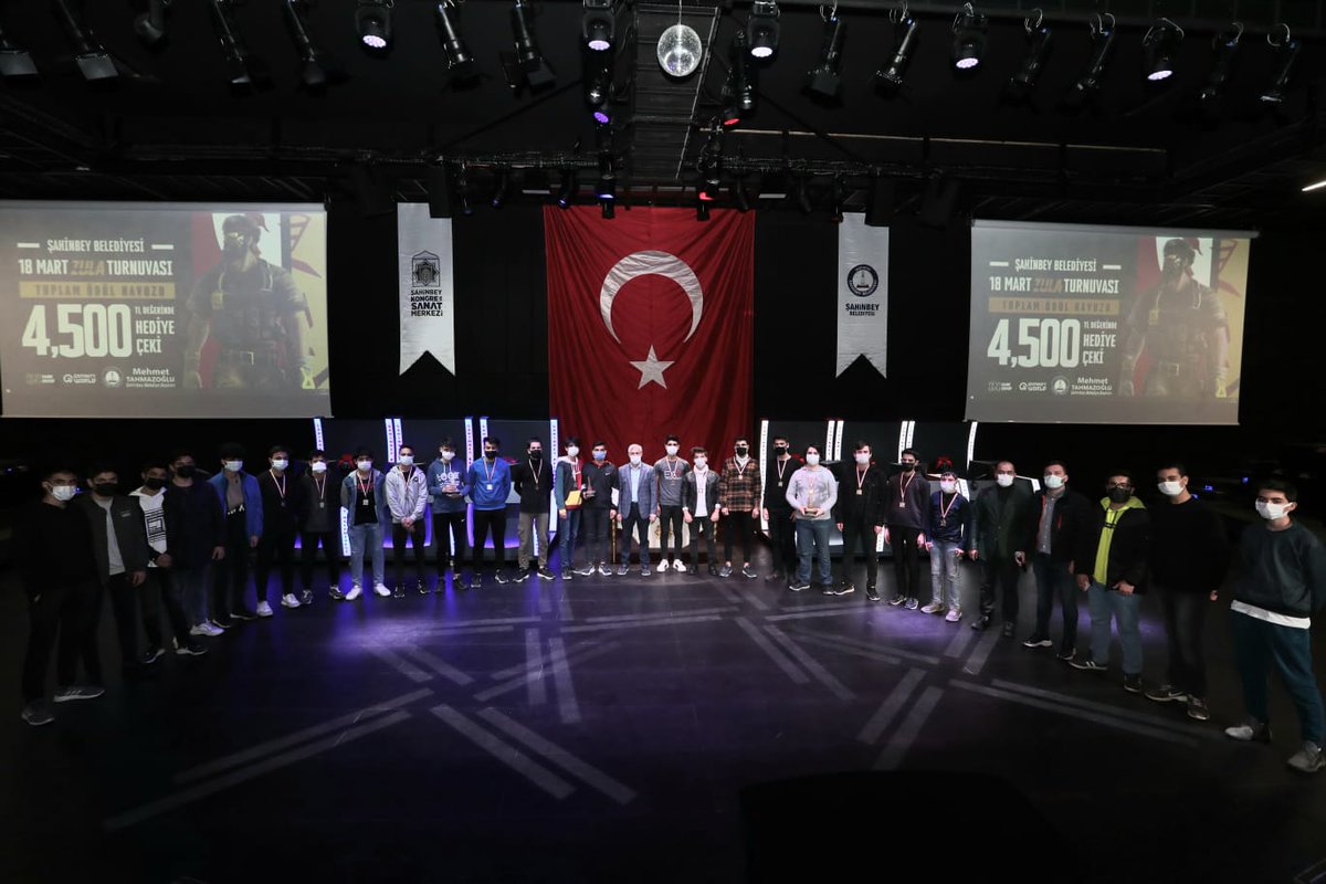 mtahmazoglu's tweet photo. Tam donanımlı e-spor salonlarımız gençlerimizin hizmetinde! 

Bugün, gençlerin yoğun şekilde katılım gösterdiği bir e-spor turnuvasının daha ödül törenini düzenledik.. 👩🏻‍💻👨‍💻

Şahinbey, bu yeni alana da öncülük ediyor, etmeye devam edecek.

📍Şahinbey Kongre ve Sanat Merkezi https://t.co/hB4ghoLrNg