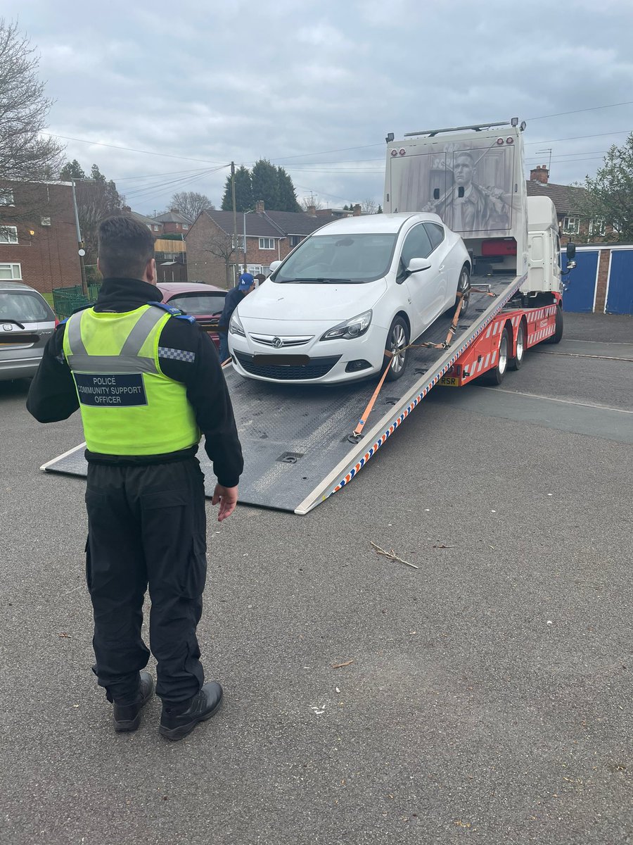 OldburyWMP's tweet photo. Thanks to community intelligence, PCSOs have been able to recover this vehicle that was stolen in a burglary, just YESTERDAY. One very happy owner made aware and on route to the garage.🤩 @DaveThompsonCC @IanGreenWMP @BevingtonKeeley @Trafficwmp @sandwellcouncil https://t.co/3YoosvNpWZ