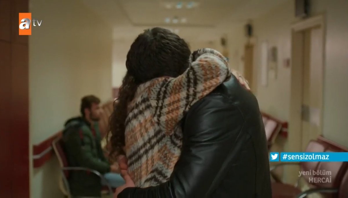 Alemp017's tweet photo. no puedo más 😭❤😭❤
#sensizolmaz https://t.co/gYZ0qLbGep