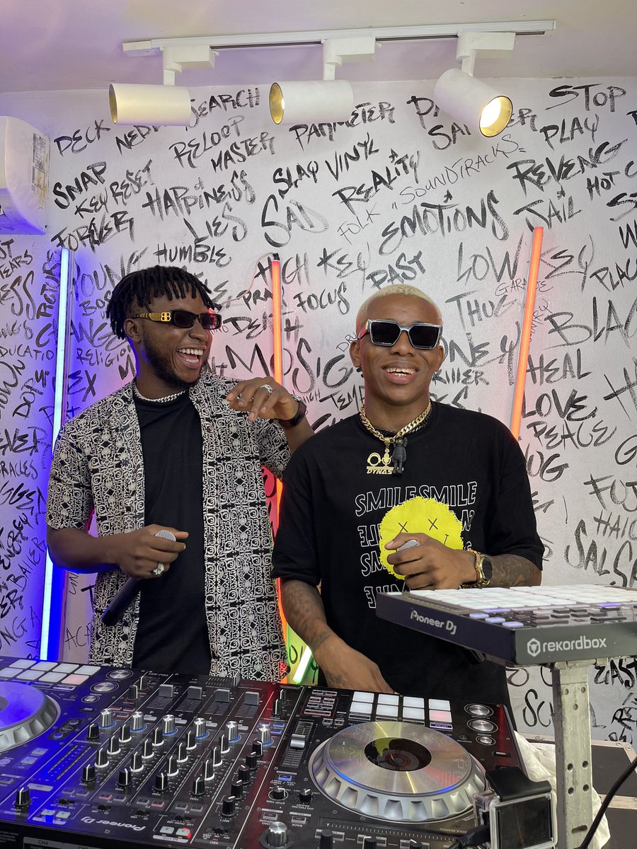 iam_smalldoctor's tweet photo. If E No Choke I’ll Never Be Vhere😂 Ready To Go W/ @djkaywise 10pm We Live On IG🔥#JoorParty #ManDeMan ⚡️ https://t.co/SN6B9yTZxD