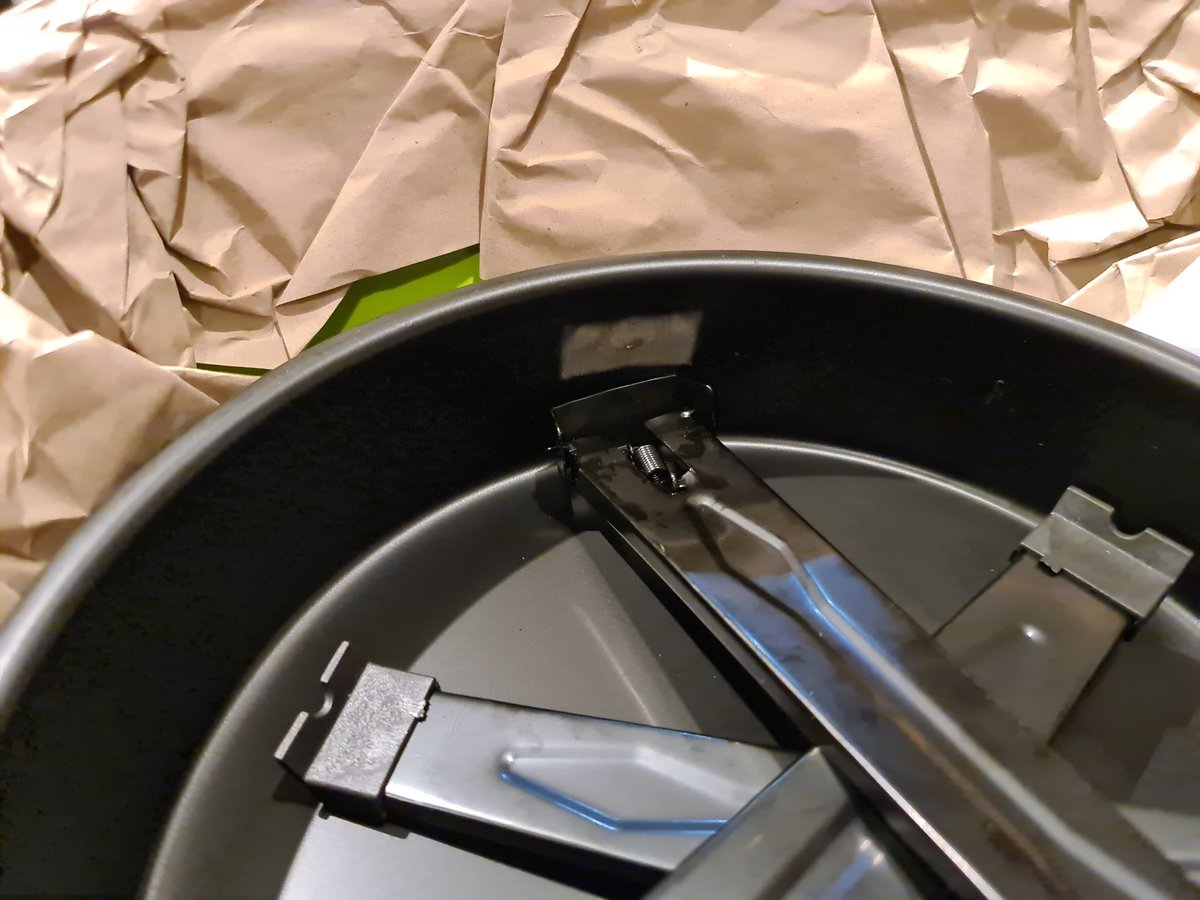 GcGee77's tweet photo. So have had a faulty product delivered and told that I will need to pay to return....what's that all about  @BlacksHelpTeam ? #weldgoneb4use #bbqweld https://t.co/jIjCq3V604