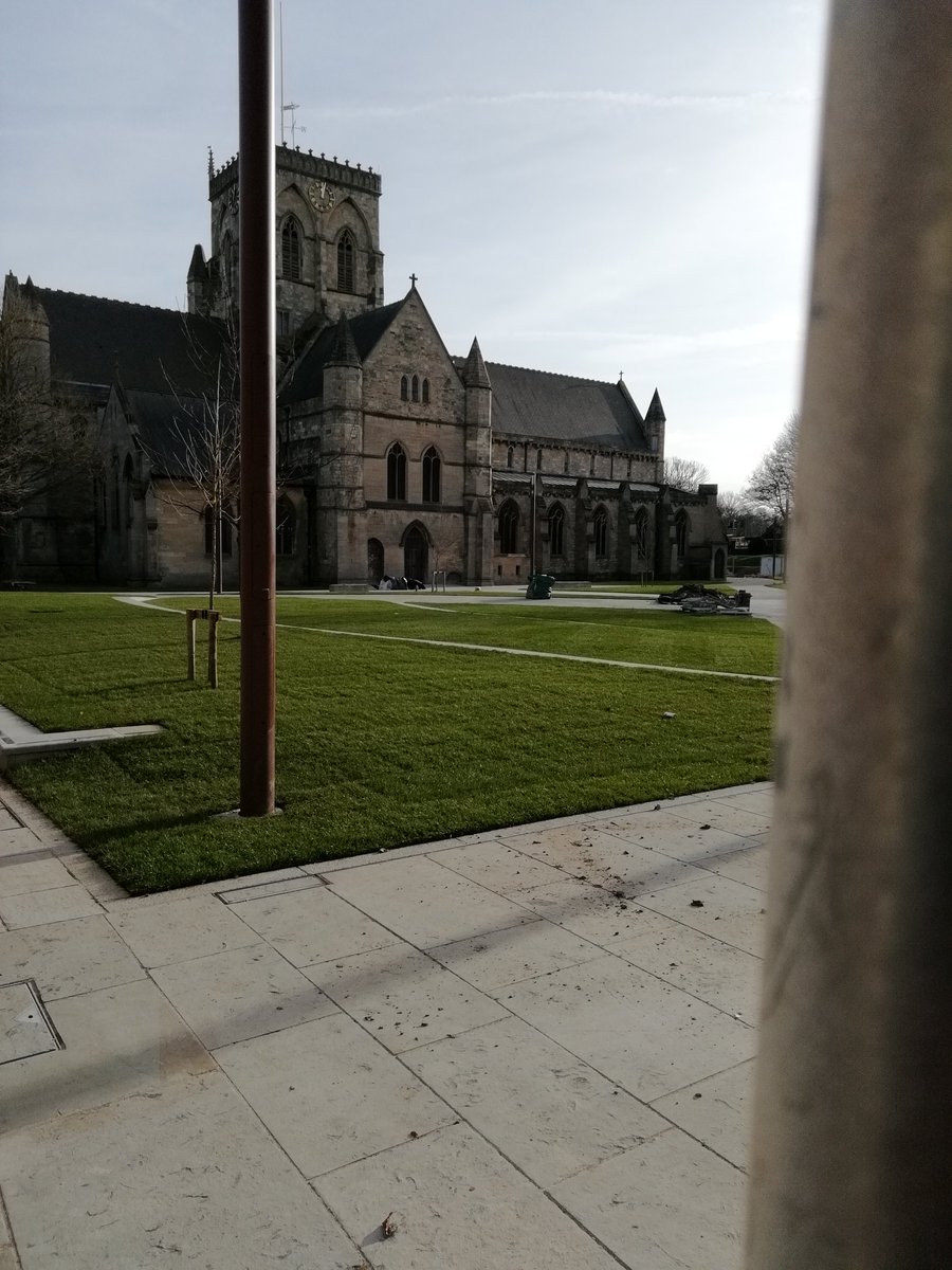 mgboyington's tweet photo. St. James Square, looking increasingly green.
#grimsby #grimsbyminster https://t.co/o1YTNjuHCh