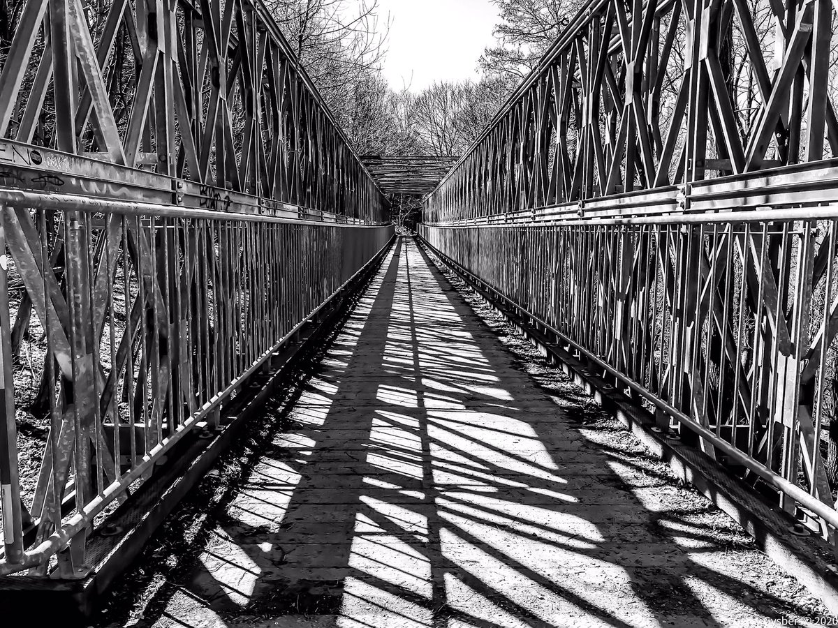 G_VanderUnit's tweet photo. A bridge over slightly troubled water.
#Chedoke #ChedokeRailTrail #RailTrail #HamOnt #walking #warmday #spring #jaunt #outdoors #bridge #waterfall #water #pedestrian #trestle #metal #wood #structure https://t.co/UC5nnaAXAO