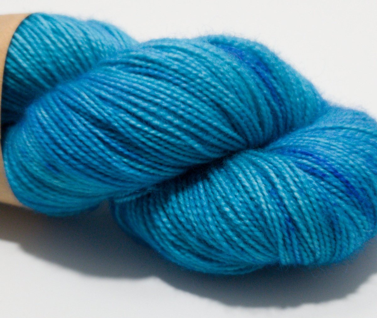 StagYarn's tweet photo. We have a gorgeous selection of semi solid, ombre &amp; speckled yarns in beautiful luxury fibre that supports other UK business &amp; farmers. If you like bright, gloriously glossy, rich colour pop over to https://t.co/NV2Sfy7qfW! 

#UKCraftersHour #MHHSBD https://t.co/vdZ2fFefTU