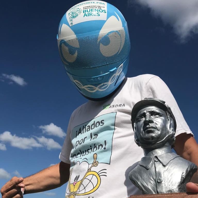 PilotoX1's tweet photo. Hoy en el autódromo Cacho Franco en la ciudad #Azul siempre con el mensaje #Inclusion 👍
Siempre por más #EducacionVial #InclusionVial hoy y todos los días.
#CuidateLlegaBien #TransportePBA @BAProvincia @alejosupplyok https://t.co/RHSmoVSjRx