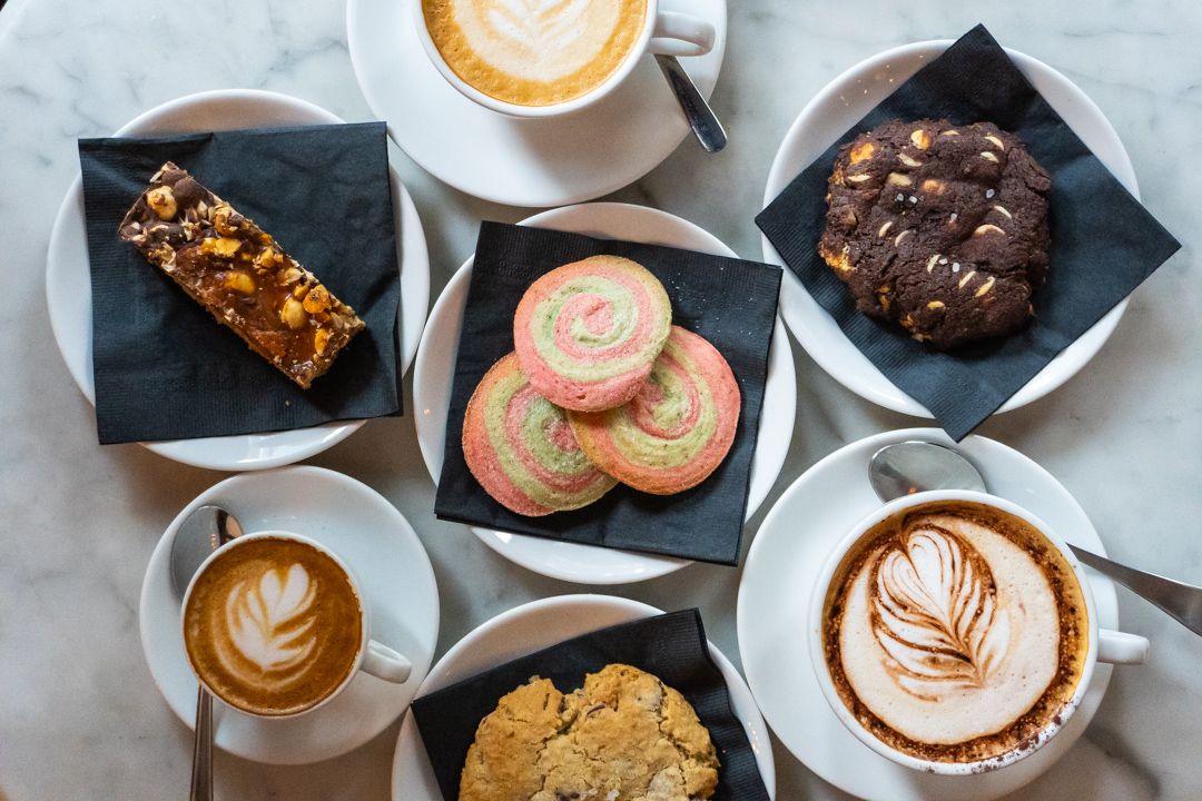 Sunday M O O D: Good coffee &amp; fresh cookies

Spend your weekend morning with us and enjoy our $5 cookie + coffee deal! Choose from our rotating selection of freshly baked cookies, and our amazing coffees ☕️🍪

Uva Caffe Bar is open daily from 7 am to 2 pm

#coffee #cookies #yvr
