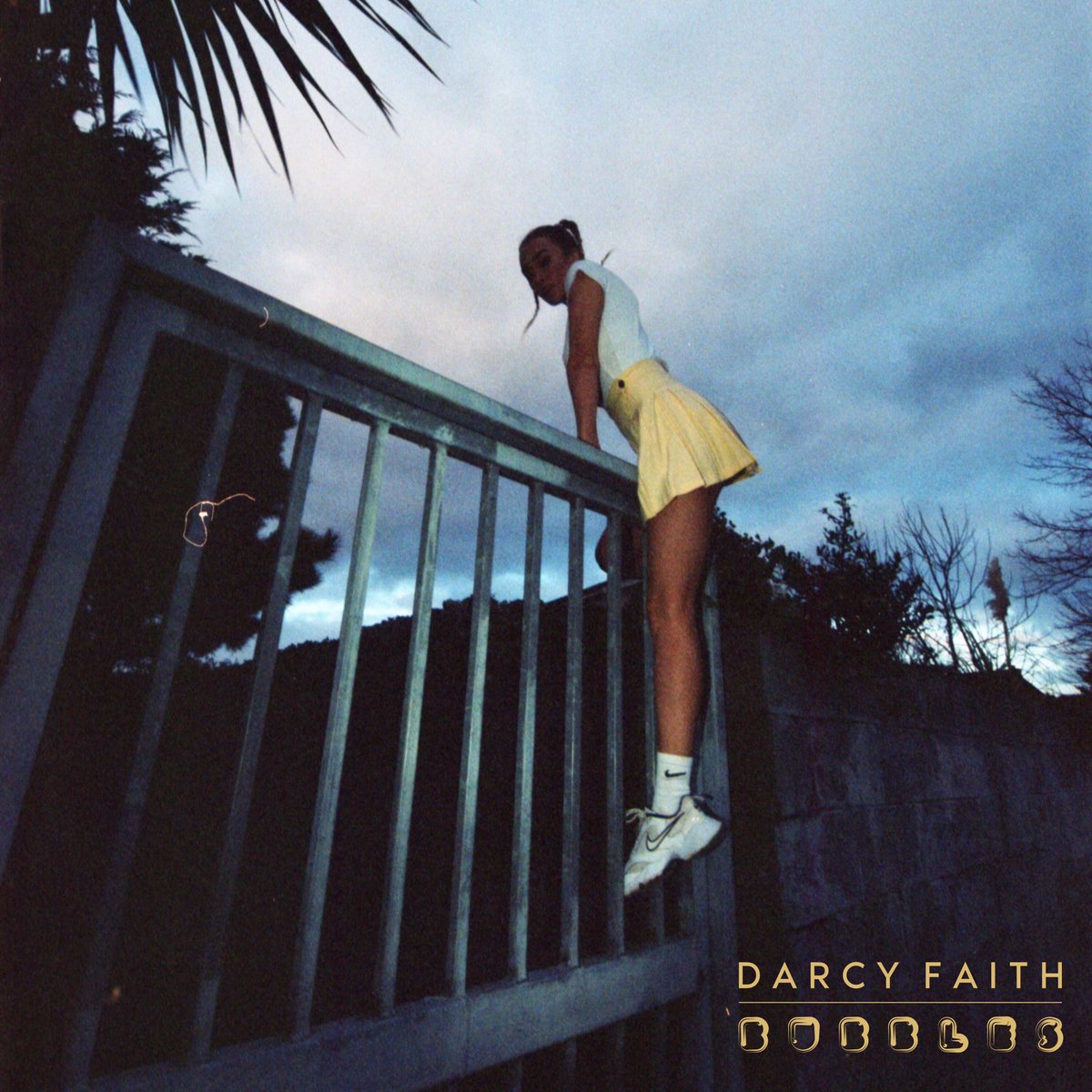 Darcy_Faith's tweet photo. ‘Bubbles’ out this Friday, 26/03
This is the first track from my debut EP, which I will be releasing this year and I’m sooo excited 🥰 https://t.co/eRpCJCfhRI