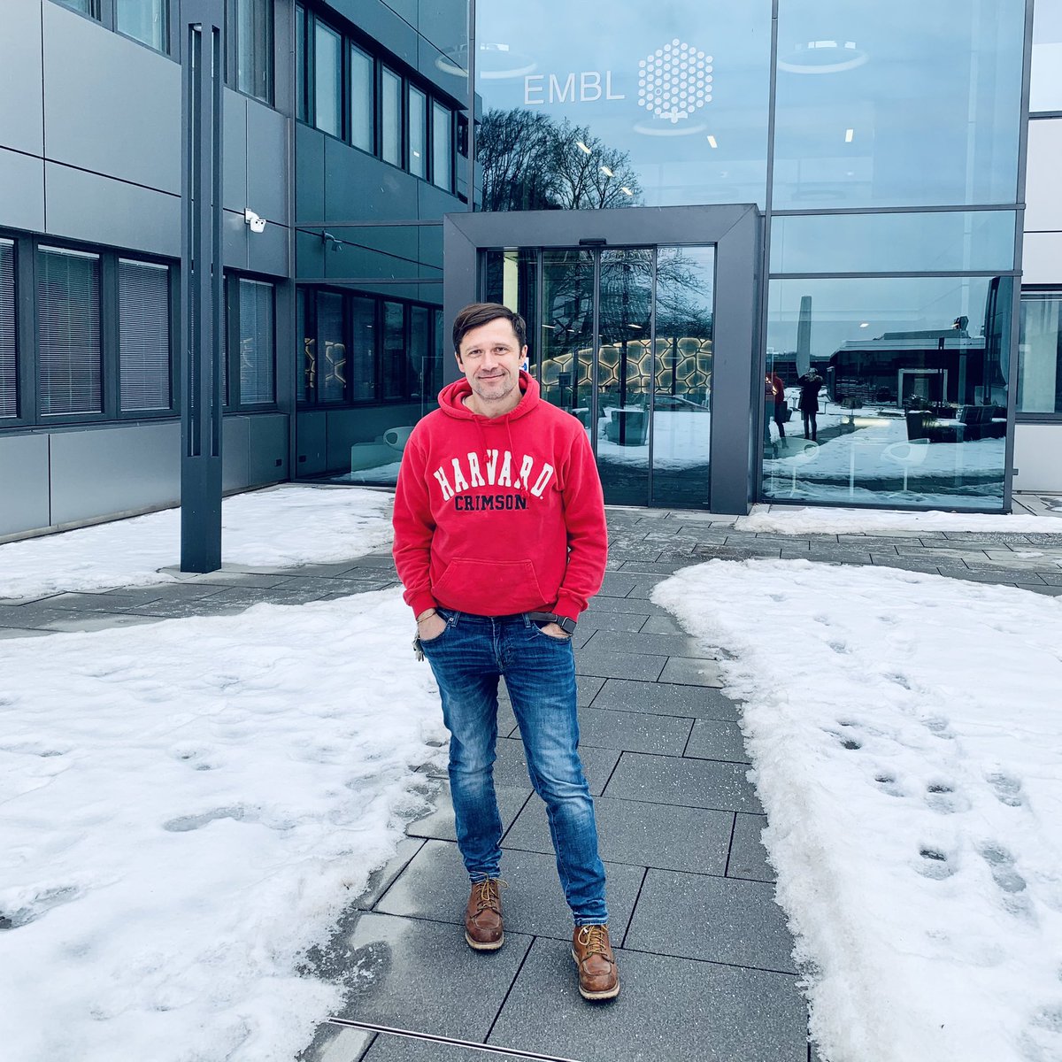 marcbrehme's tweet photo. Hometown &amp; scientific roots - it always gives me a warm feeling to visit @embl @EMBO #cellzome #Heidelberg #heimat #science #EMBL #MolecularBiology 🧬📚💚💭 https://t.co/VPkipYTYtU