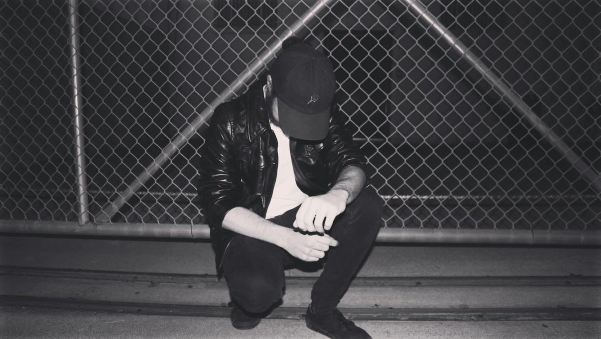 distrokid.com/hyperfollow/si… go pre save W.D.Y.W.F.M on Spotify now! Available everywhere April 1st!